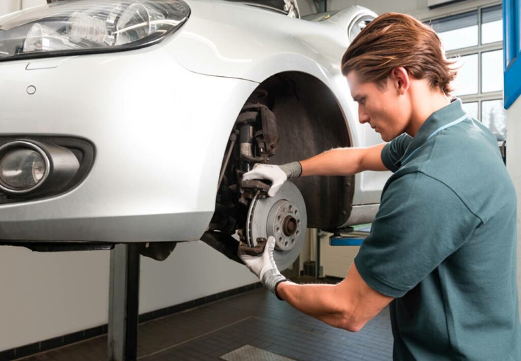 Fordonskontroll i verkstad hos Bosch Car Service 